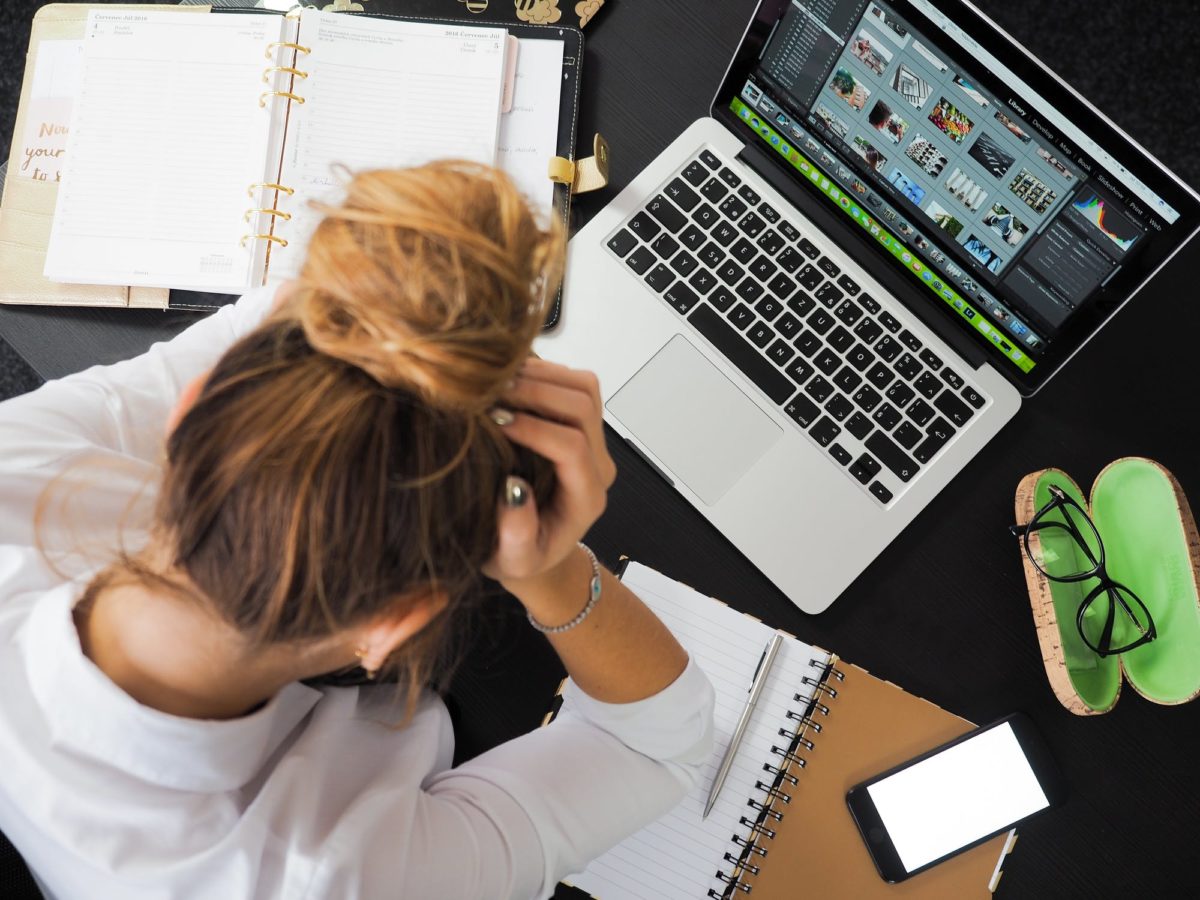 How to Handle Holiday Stress In the Office